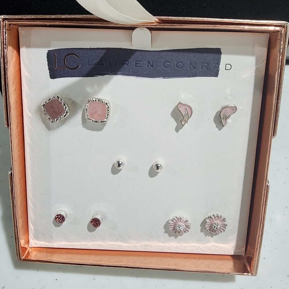 Set of 5 stud earrings